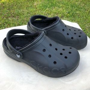 CROCS Dual Comfort Black Fleece Lined Shoe M/5 W/7